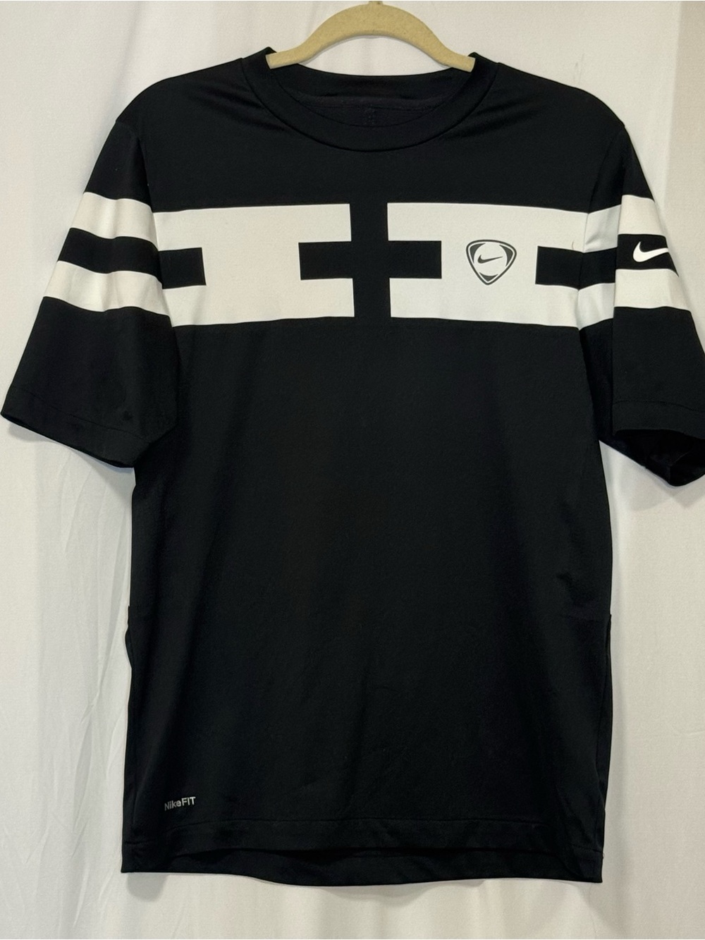Nike Black and White Short Sleeve Athletic Tee